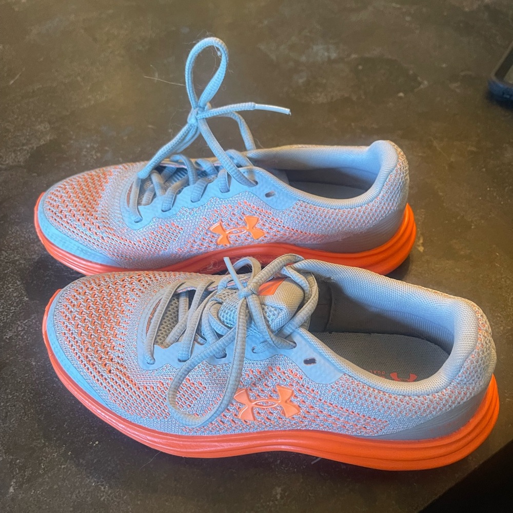 Boys underarmour sneakers size 5y